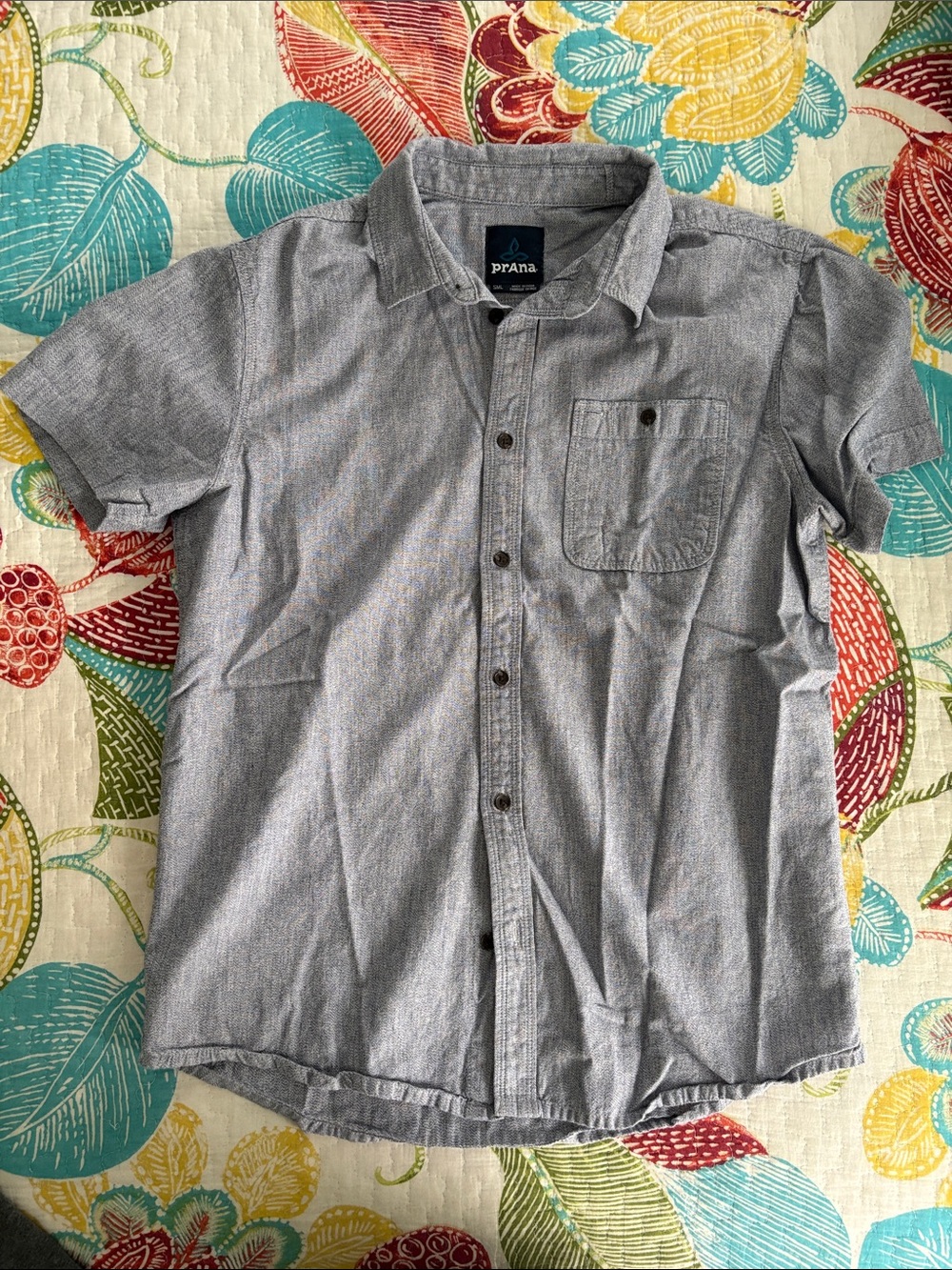 Prana Men's Short-Sleeve Button-Down Shirt in Heather Gray